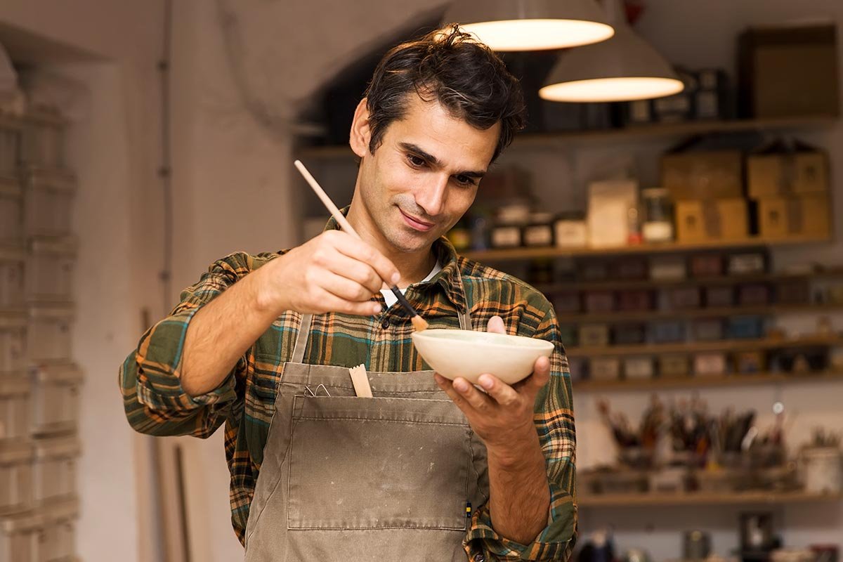 craftman-in-workshop-resize.jpg craftman-in-workshop-resize.jpg
